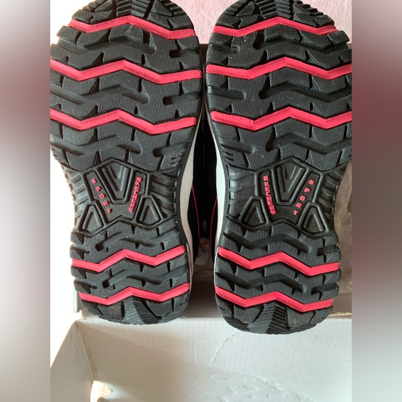 NWT Girls Sketchers Sneakers Size 11 - Picture 3 of 6